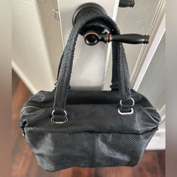 Lamb L.A.M.B. Gwen Stefani Black Leather Shoulder Bag - Picture 8 of 16